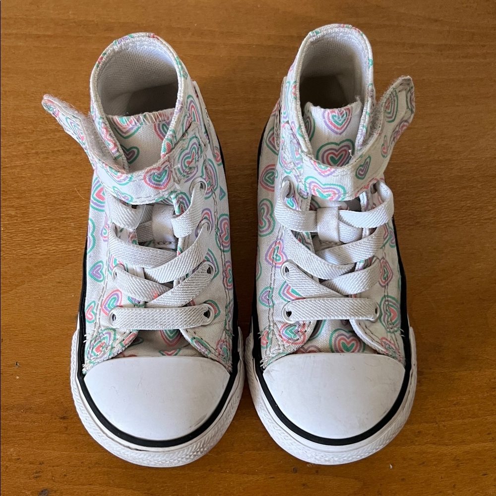Chuck Taylor All Star 1V High Top Sneakers Heart Pattern Size 7
